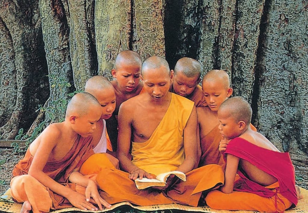 Buddhist-monk-teaching
