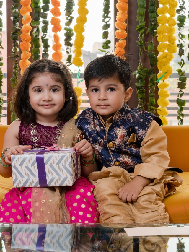 10 Top Bhai Dooj Quotes in Hindi – भाई दूज की शुभकामनाएं